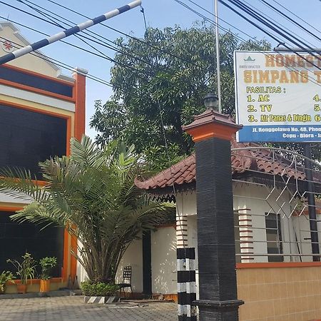 Отель Simpang Tujuh Cepu Экстерьер фото