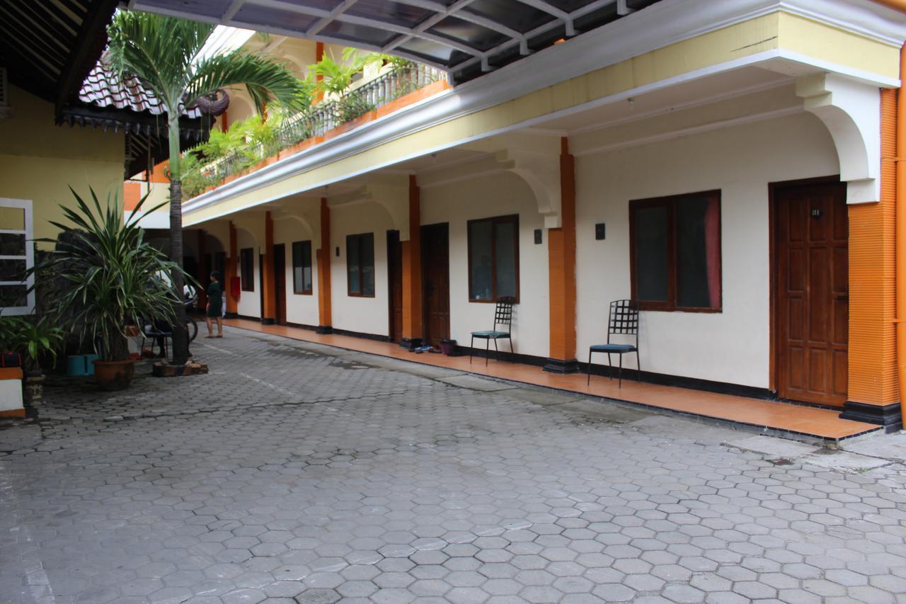 Отель Simpang Tujuh Cepu Экстерьер фото